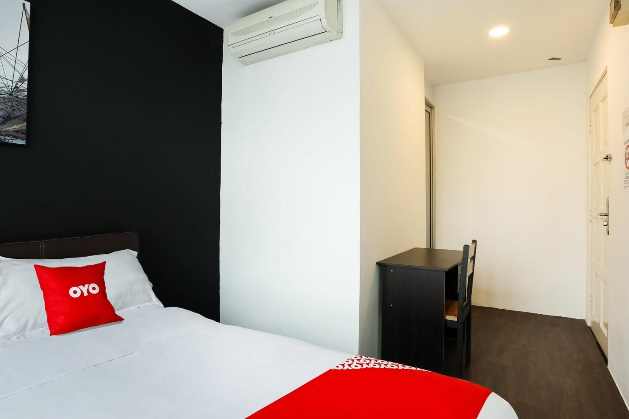 Oyo 90460 Hotel Kl2F Rest & Go Shah Alam Exterior photo