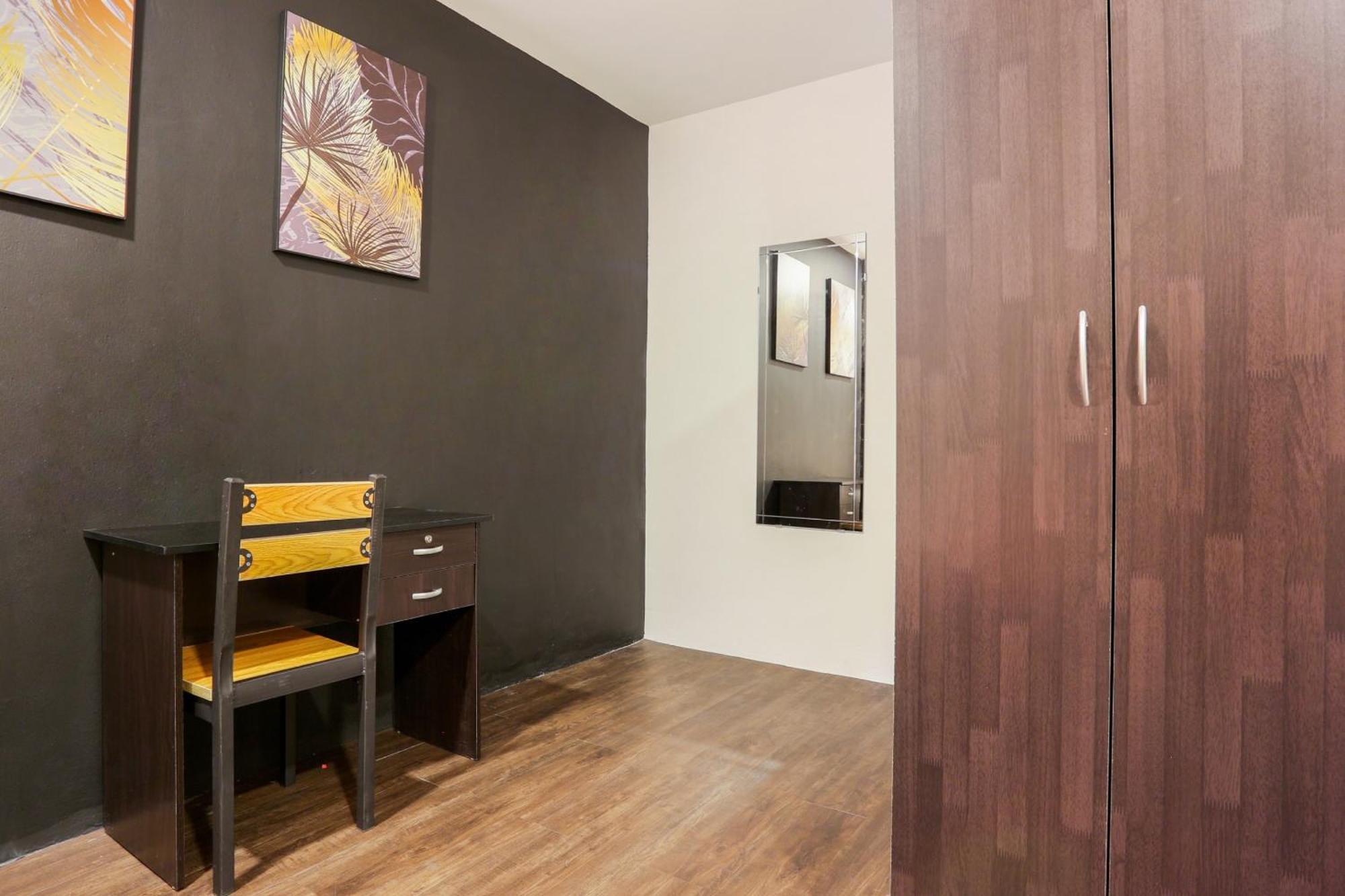 Oyo 90460 Hotel Kl2F Rest & Go Shah Alam Exterior photo