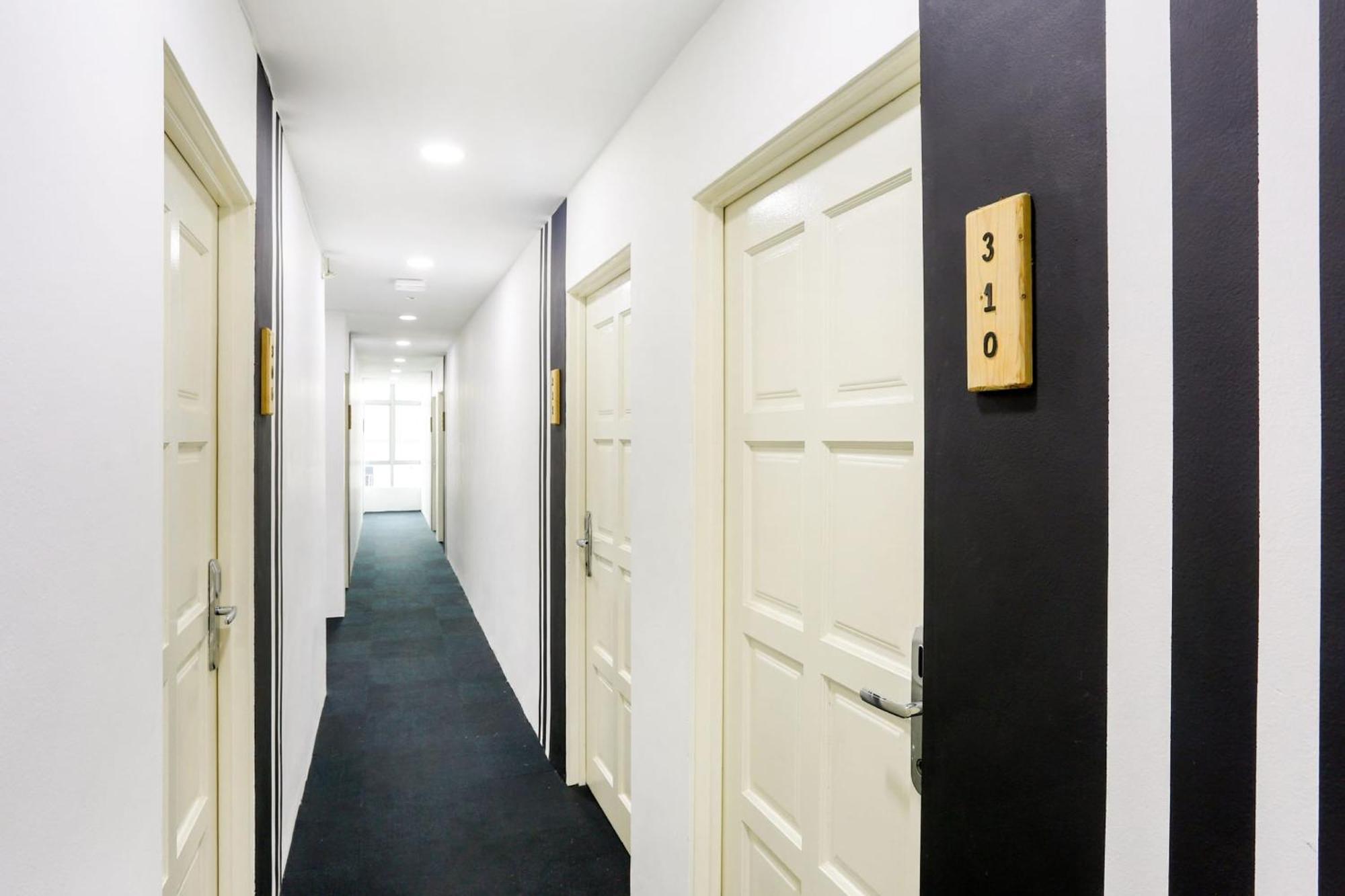 Oyo 90460 Hotel Kl2F Rest & Go Shah Alam Exterior photo