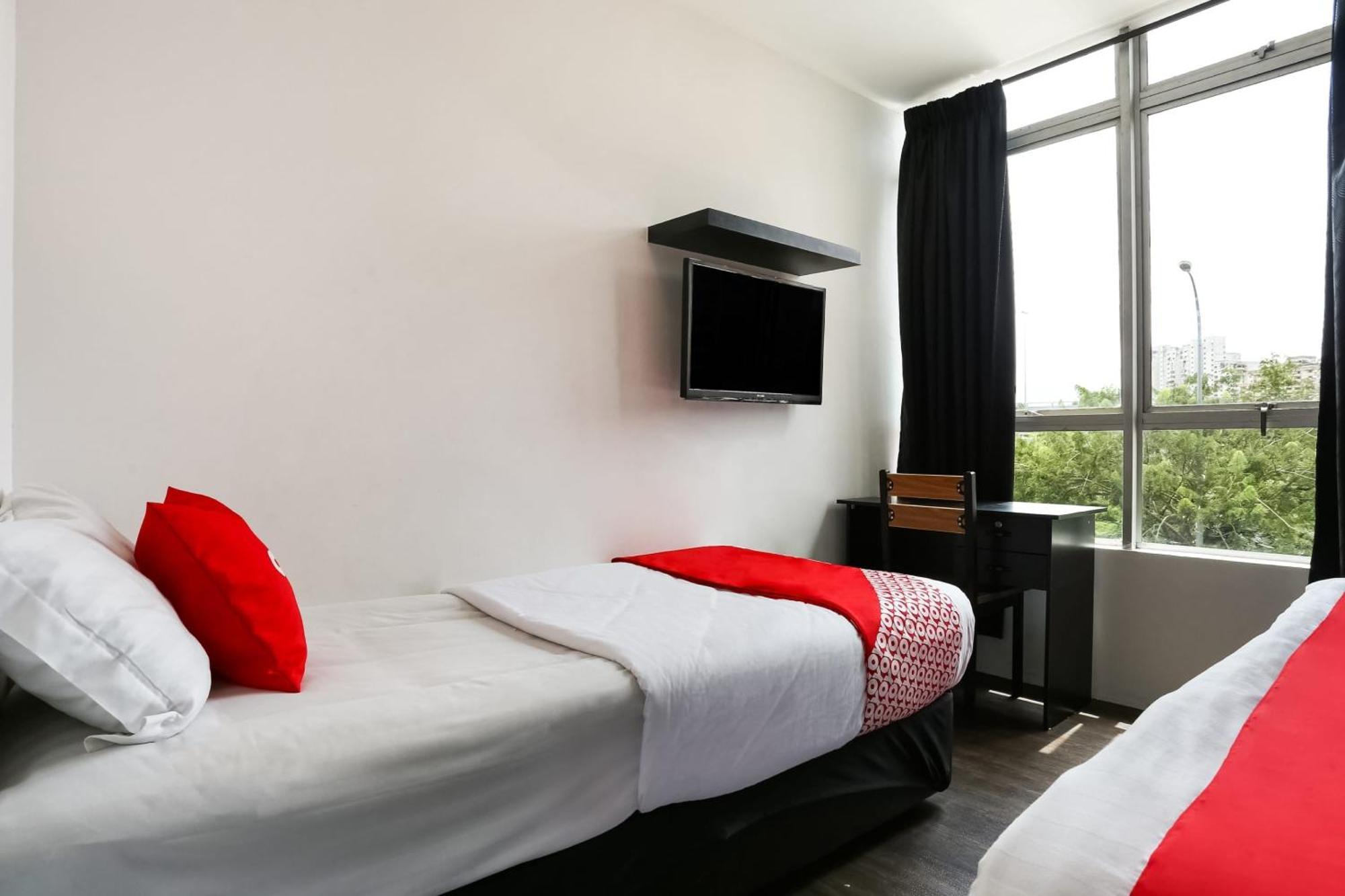 Oyo 90460 Hotel Kl2F Rest & Go Shah Alam Exterior photo