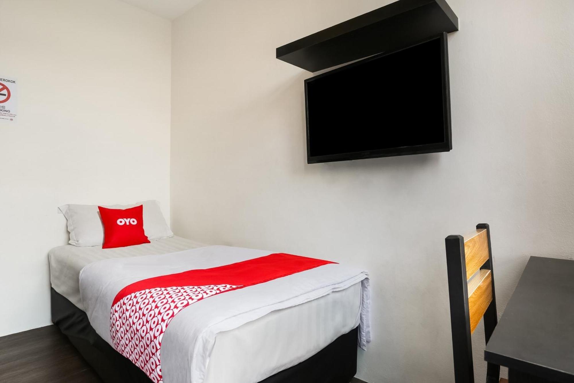 Oyo 90460 Hotel Kl2F Rest & Go Shah Alam Exterior photo